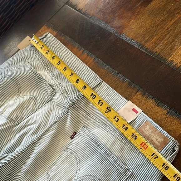 Levi’s capri pants NWTs size16 striped washed out denim - Picture 5 of 6